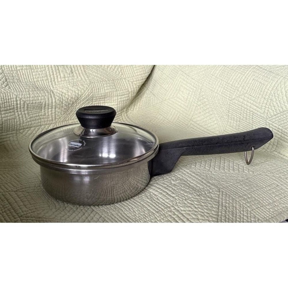 Duncan Hines 1 Qt.Stainless Steel 3-PLY 18-8 Regal Ware Sauce pan W/Berndes Lid